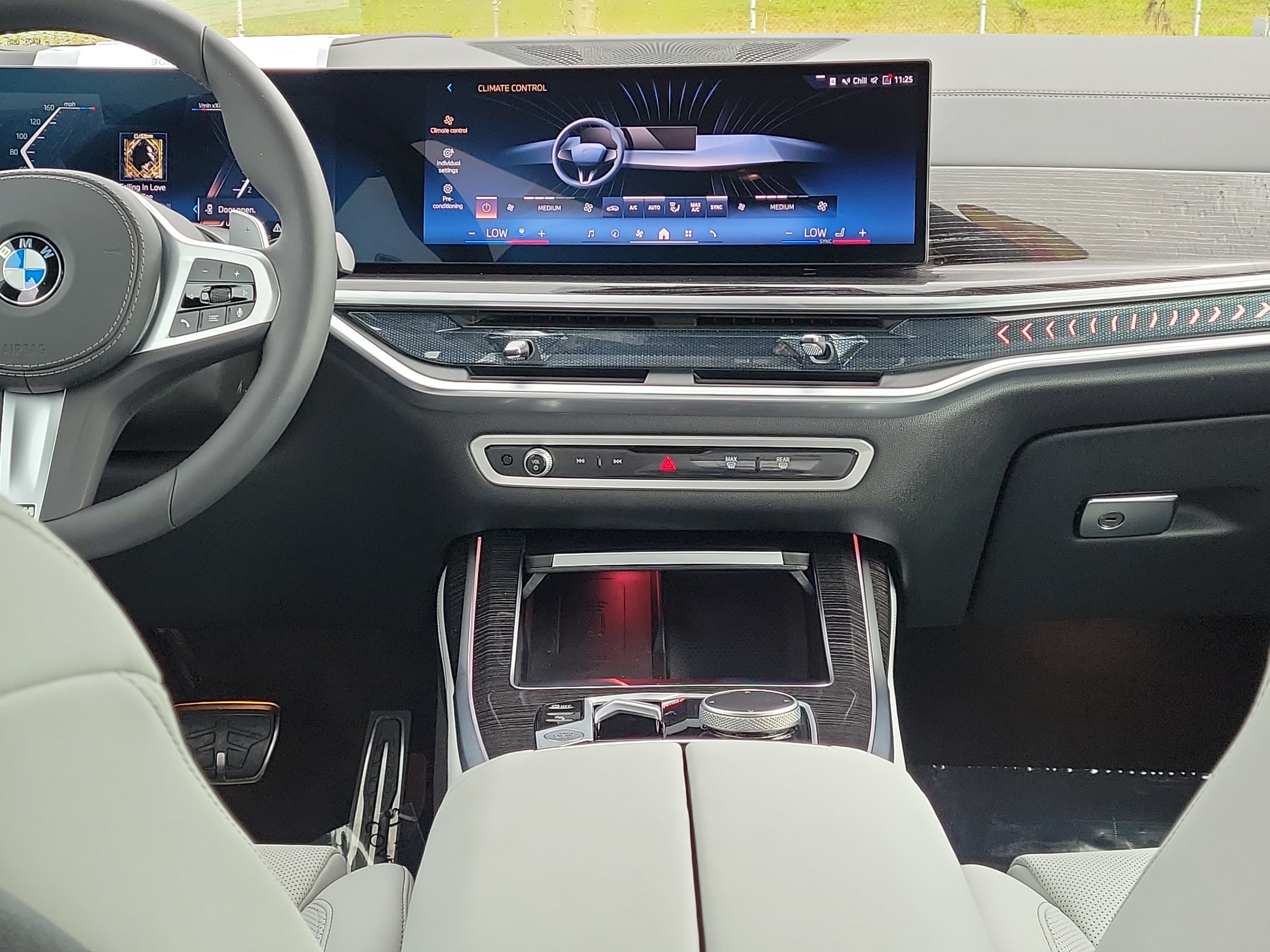 Used 2026 BMW X7 xDrive40i w/ M Sport Package AWD/4WD image 18