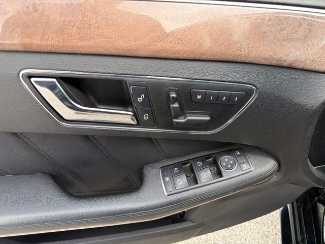 Used 2011 Mercedes-Benz E 350 4MATIC Sedan image 24
