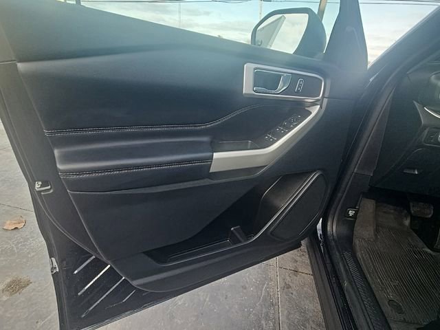 Used 2021 Ford Explorer XLT w/ Equipment Group 202A image 25