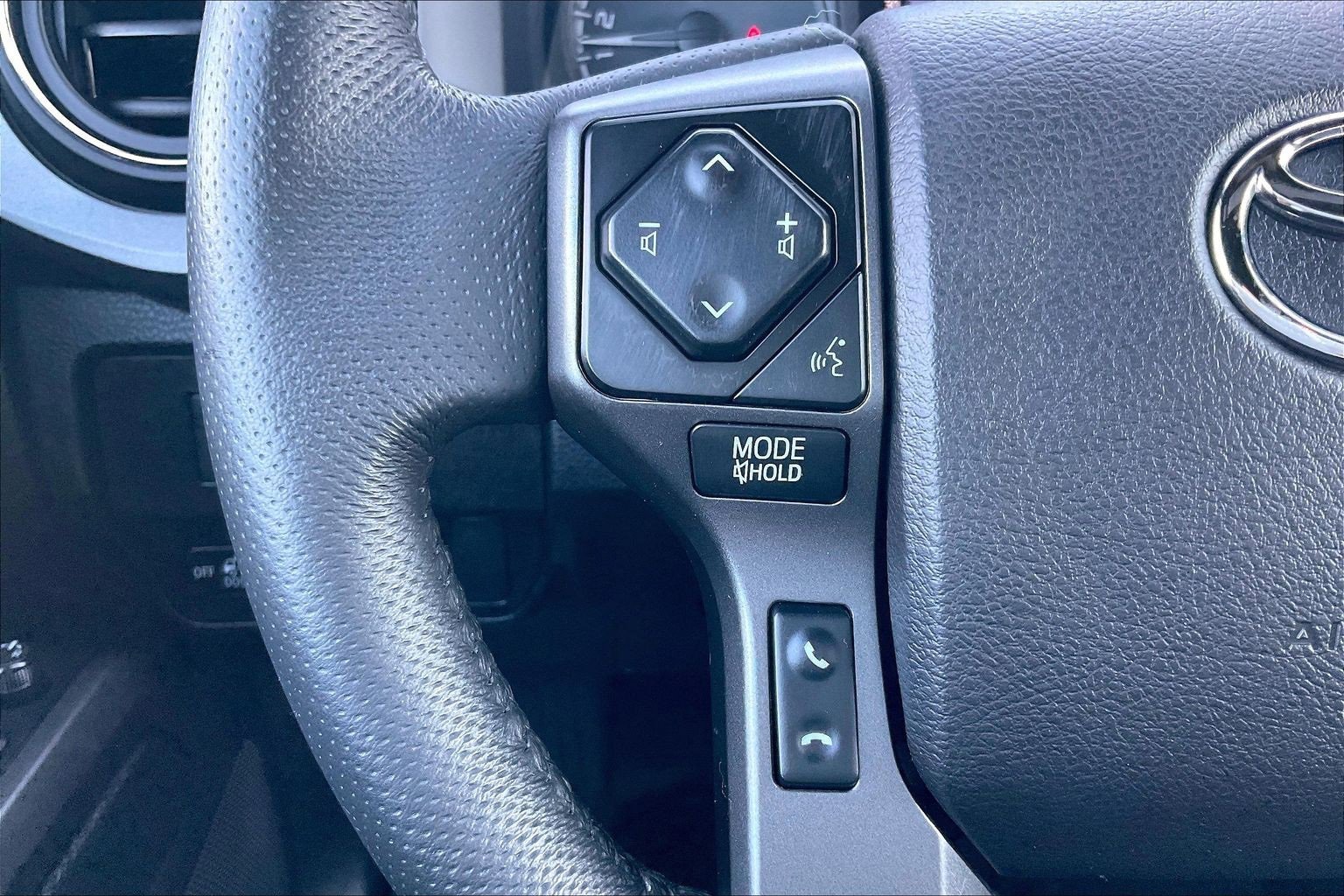 Used 2021 Toyota Tacoma TRD Off-Road w/ Technology Package image 10