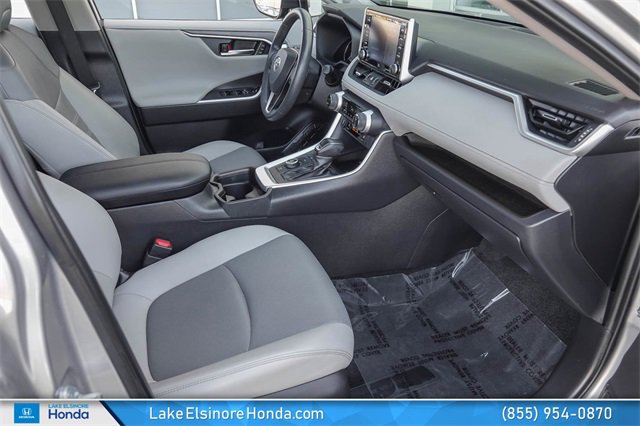 Used 2020 Toyota RAV4 Limited image 18