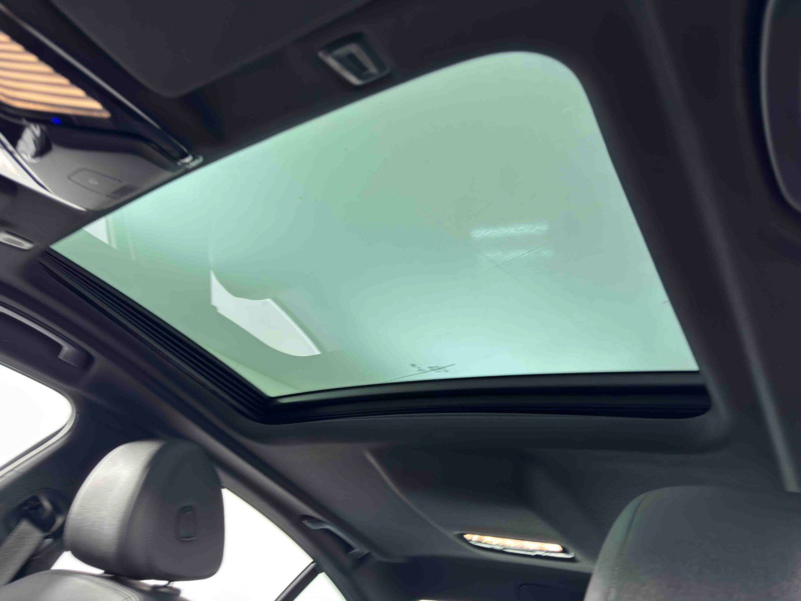 Used 2018 BMW 530e image 11