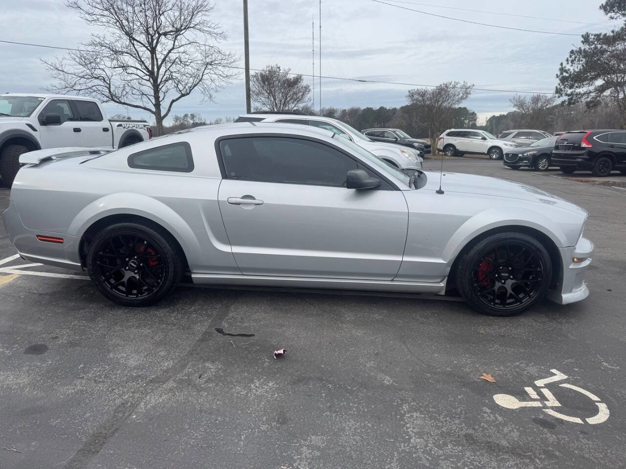Used 2006 Ford Mustang GT RWD image 6