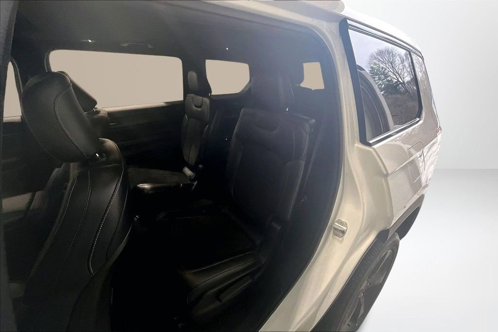 Used 2023 Jeep Grand Cherokee L Laredo image 22