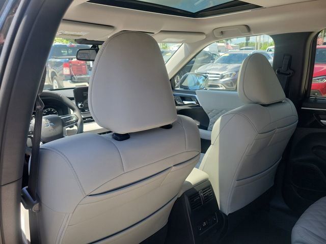 New 2025 Mitsubishi Outlander SEL image 14