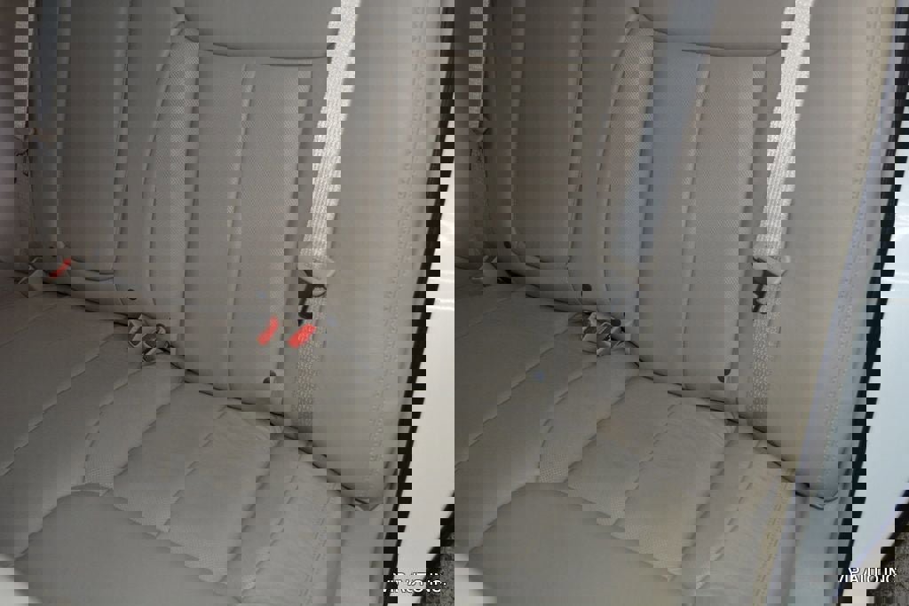 Used 2011 Cadillac DTS Luxury image 25