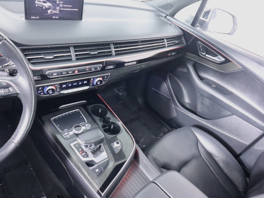 Used 2018 Audi Q7 3.0T Prestige w/ Prestige Package AWD/4WD image 34