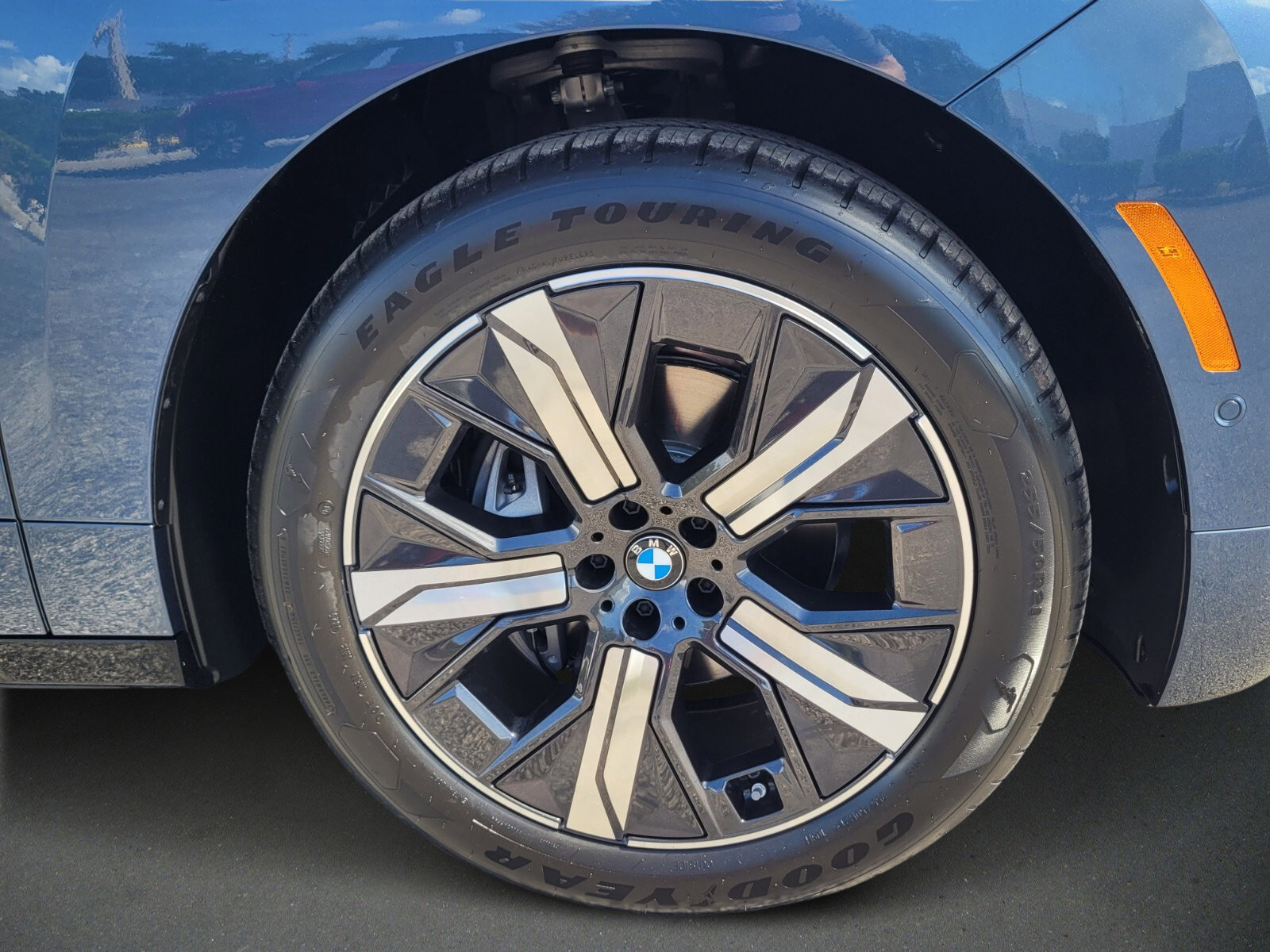 New 2026 BMW iX xDrive45 w/ Climate Comfort Package image 9