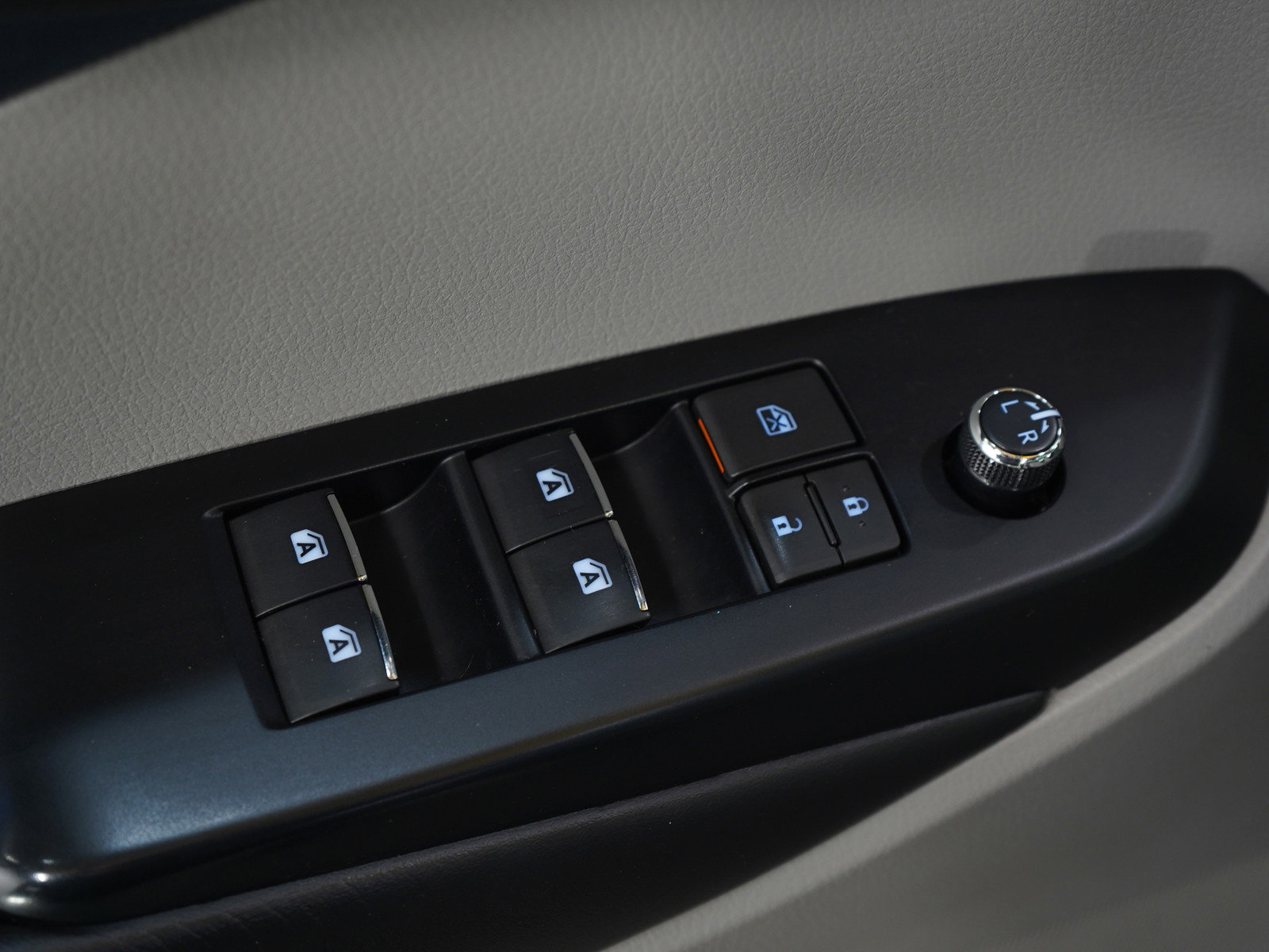 Used 2019 Toyota Highlander Limited Platinum AWD/4WD image 23