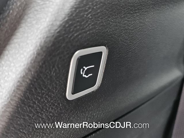 New 2026 Chrysler Pacifica Select image 13