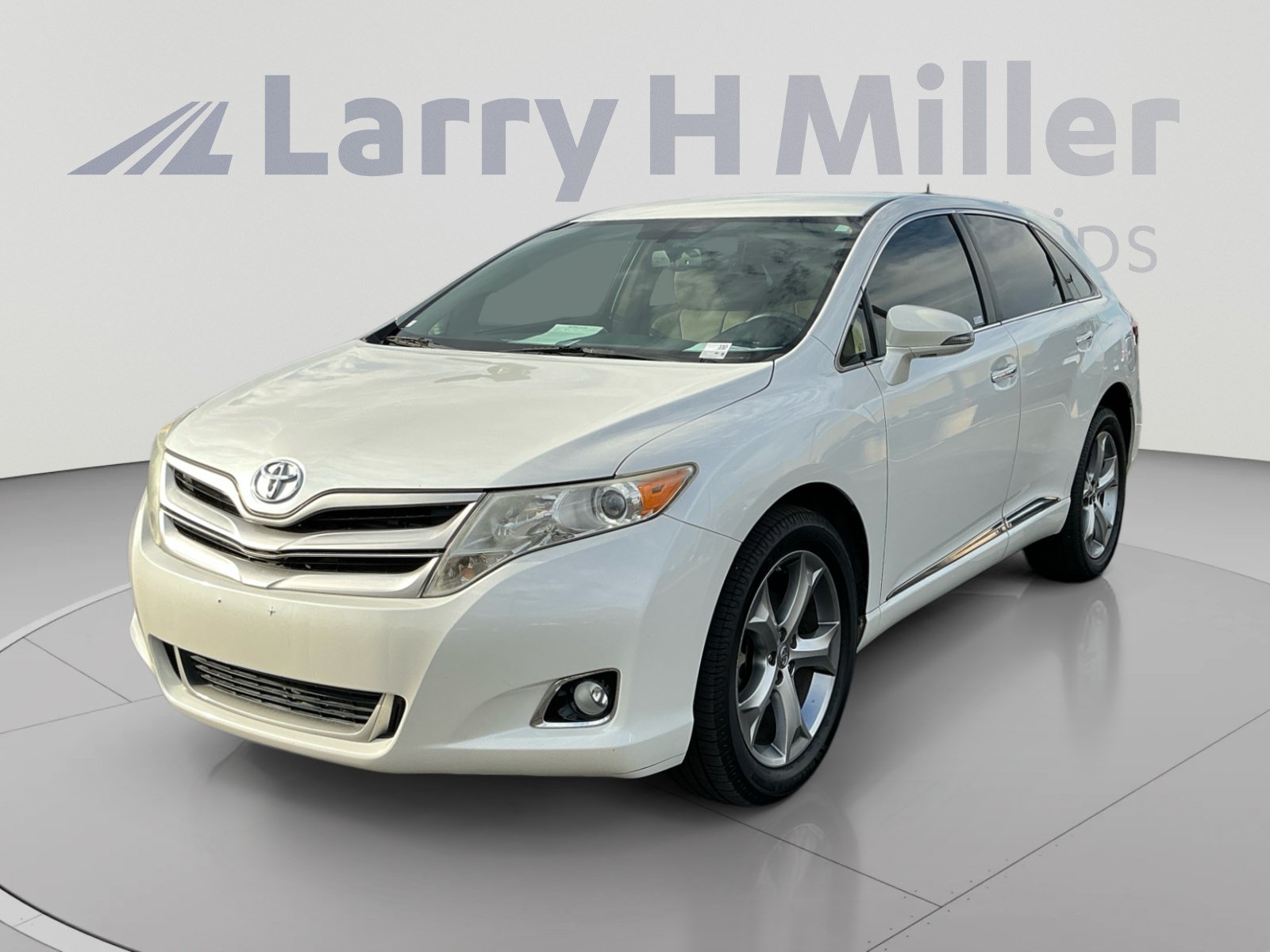 Used 2013 Toyota Venza XLE FWD image 1