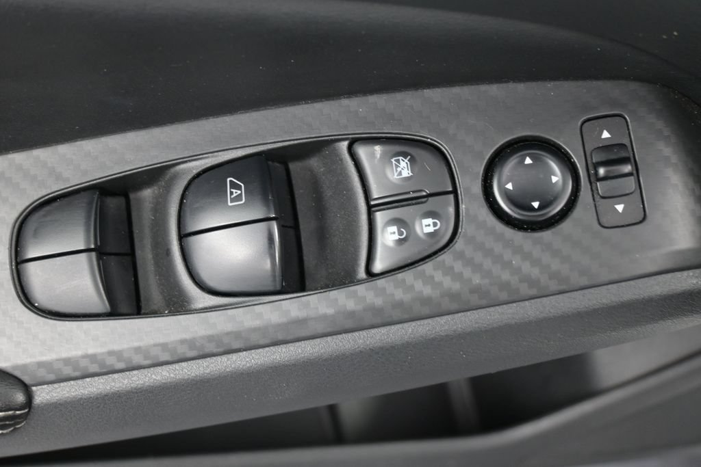 Used 2024 Nissan Altima 2.5 SV FWD image 24