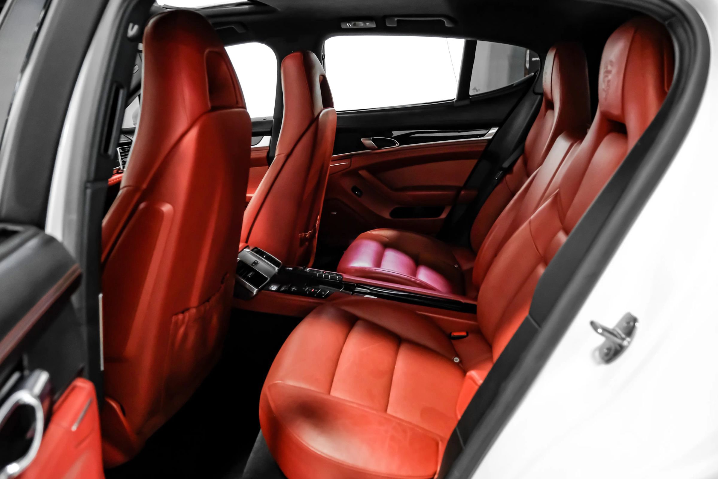 Used 2014 Porsche Panamera S image 18