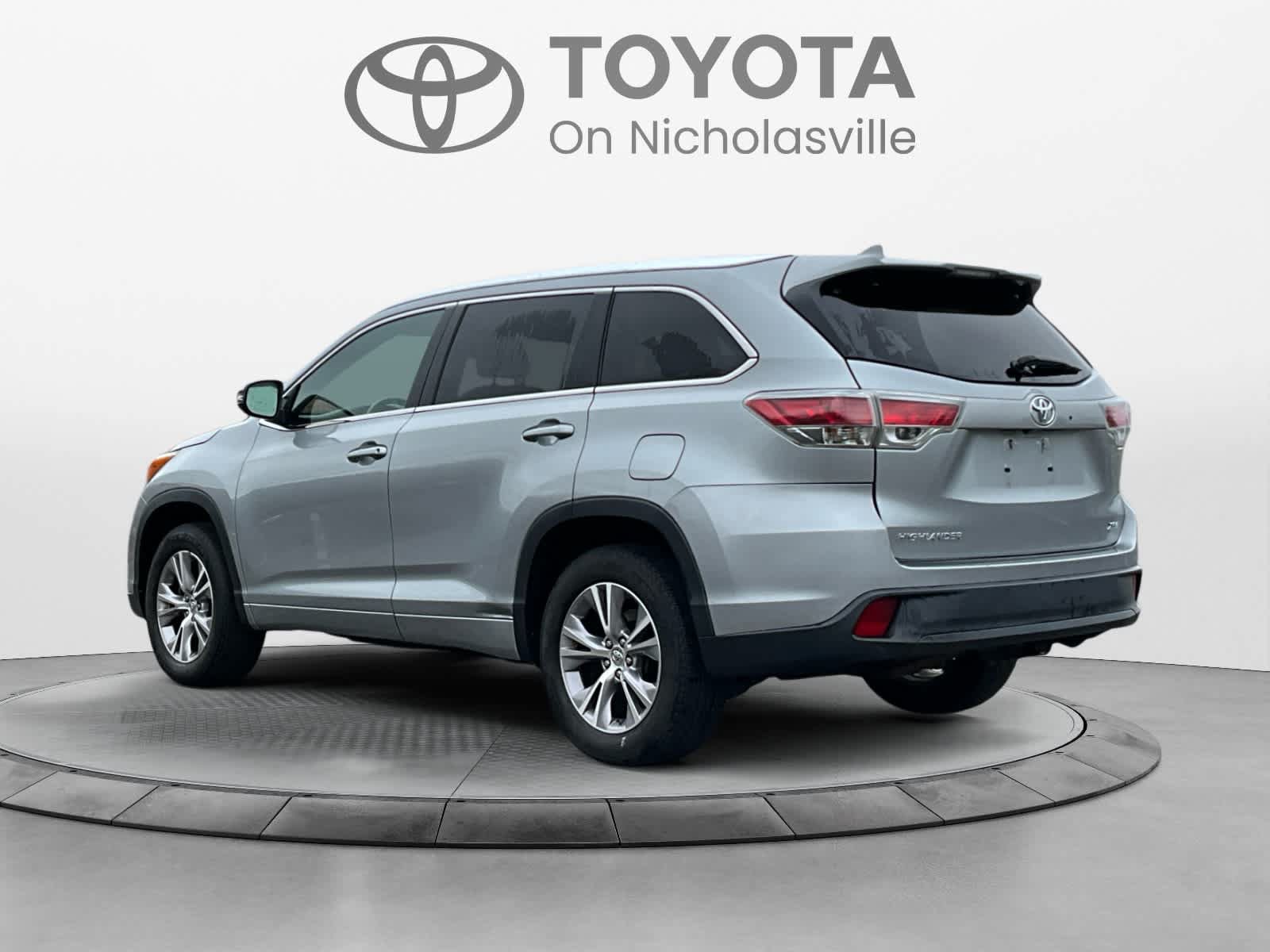 Used 2015 Toyota Highlander XLE FWD image 3