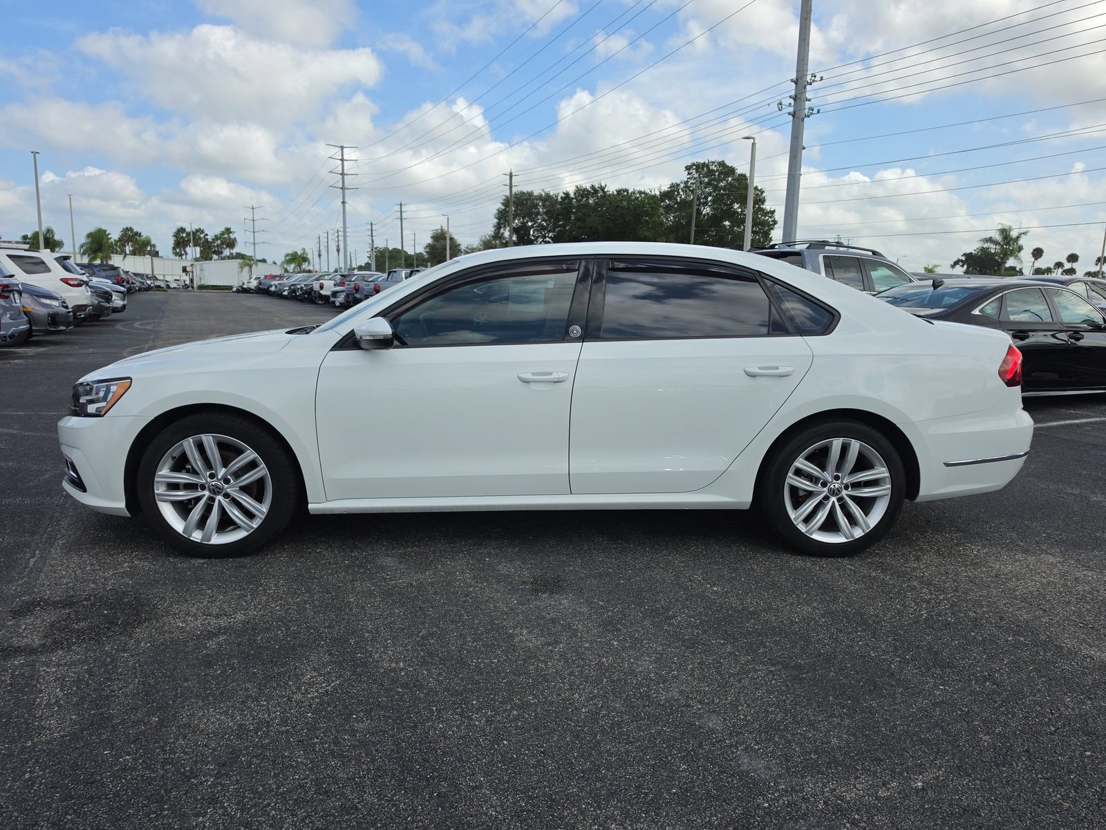Used 2019 Volkswagen Passat 2.0T Wolfsburg FWD image 5