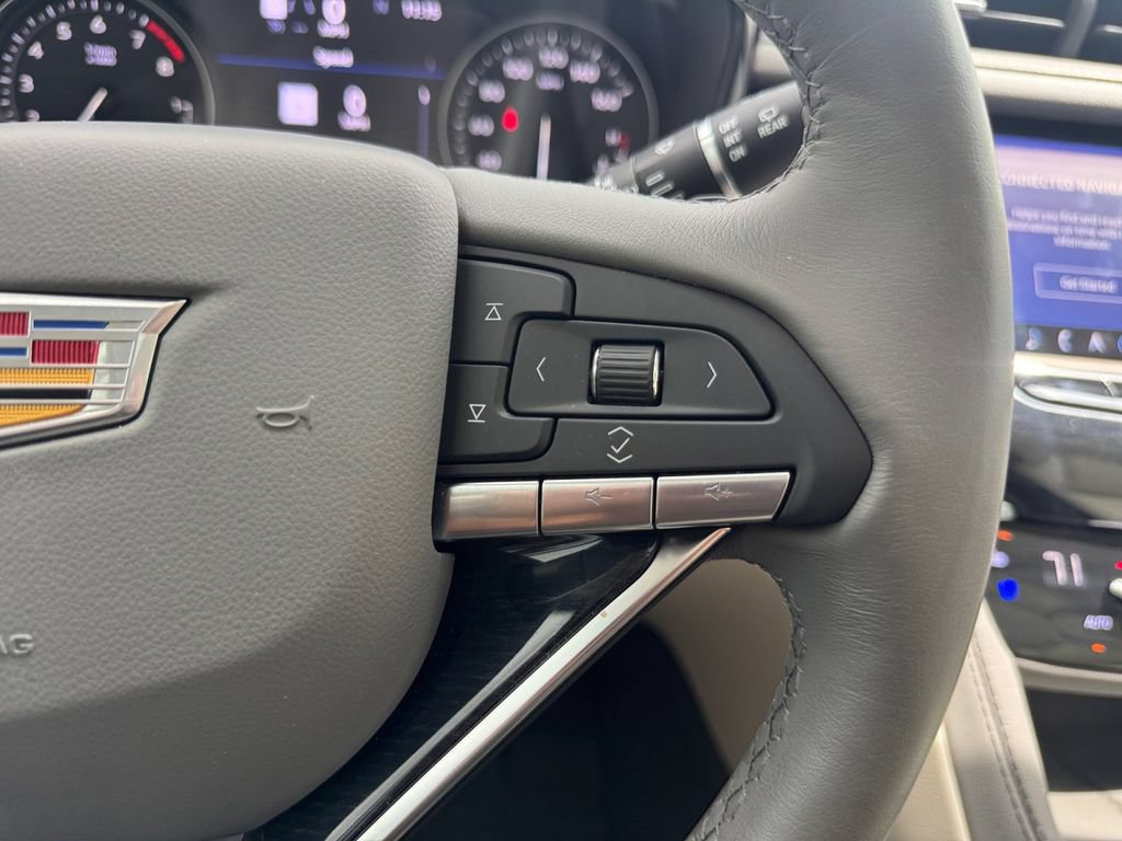 Used 2024 Cadillac XT6 Premium Luxury w/ Technology Package FWD image 20