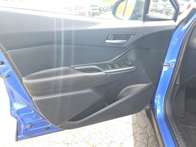 Used 2018 Toyota C-HR XLE image 8