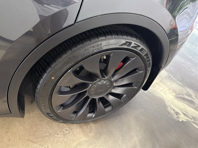 Used 2024 Tesla Model Y Performance AWD/4WD image 11