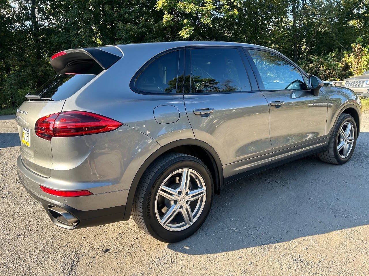 Used 2016 Porsche Cayenne AWD/4WD image 5