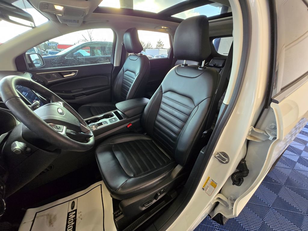 Used 2022 Ford Edge SEL w/ Convenience Package image 11