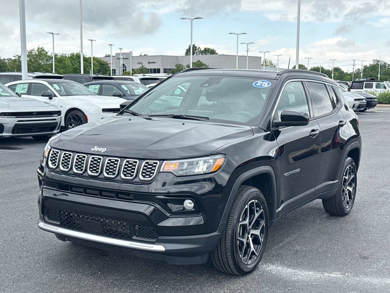 Used 2025 Jeep Compass Limited w/ Sun & Sound Group AWD/4WD image 7