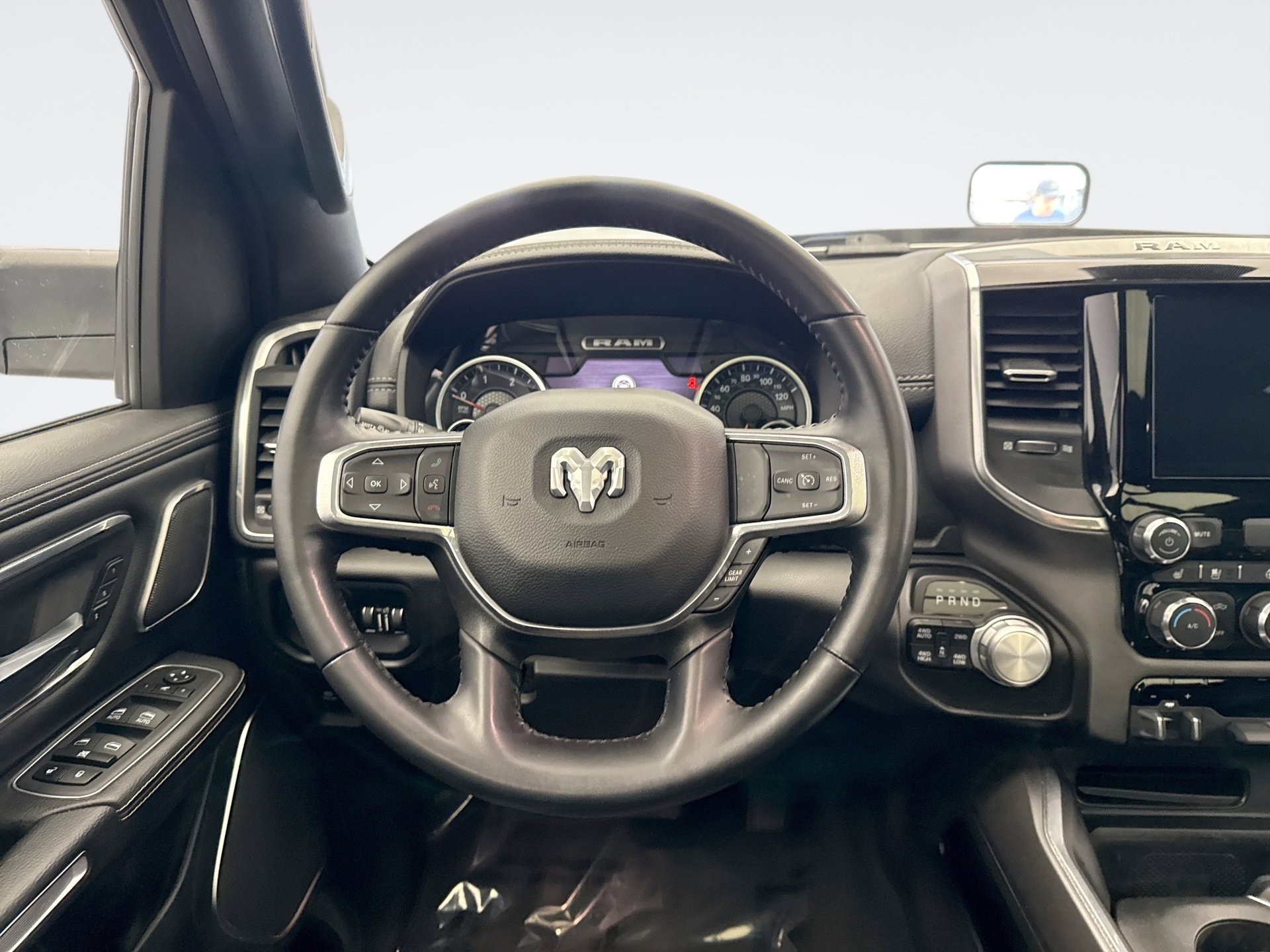 Used 2022 RAM 1500 Laramie AWD/4WD image 12
