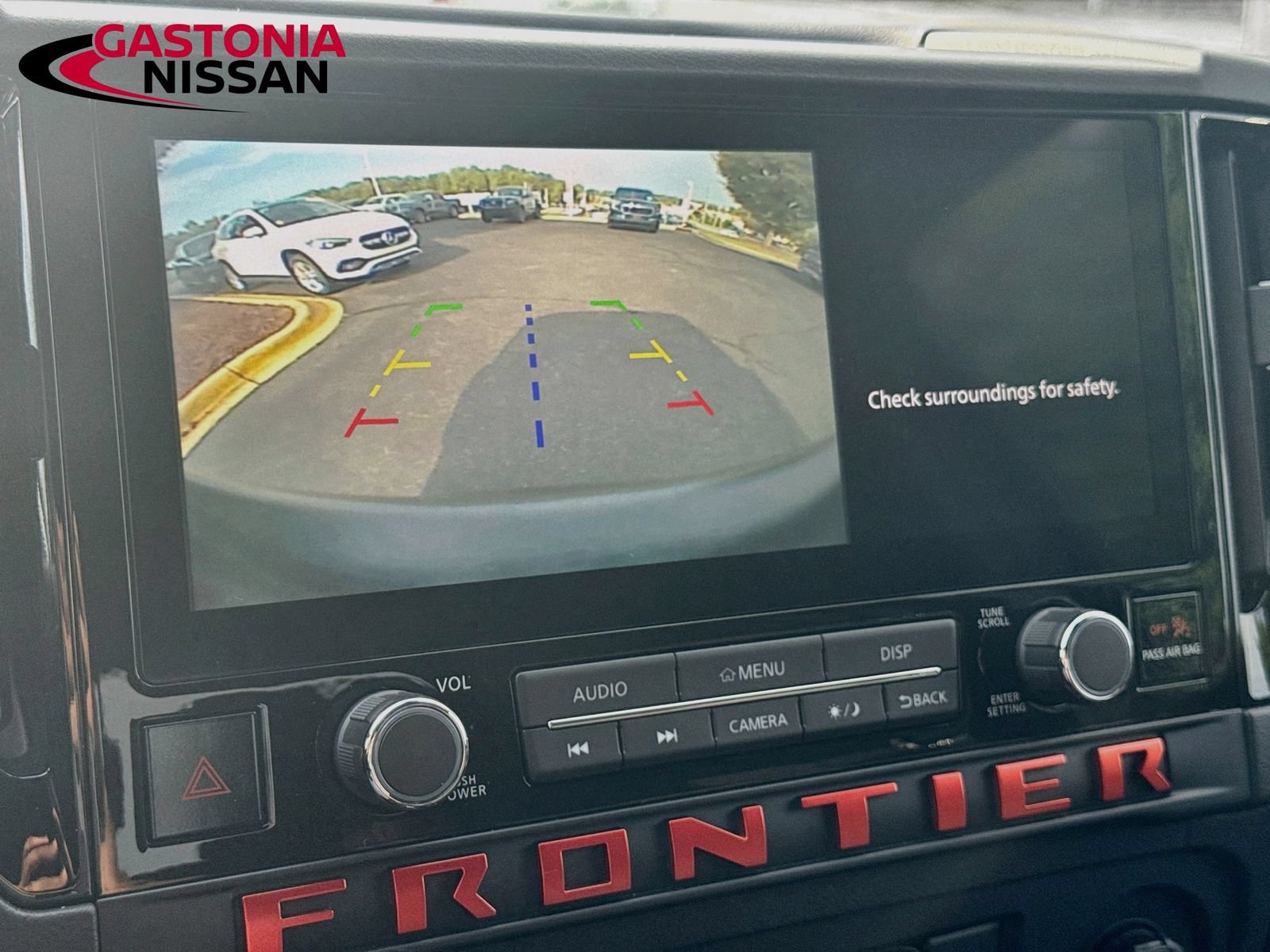 Used 2025 Nissan Frontier Pro-X RWD image 17