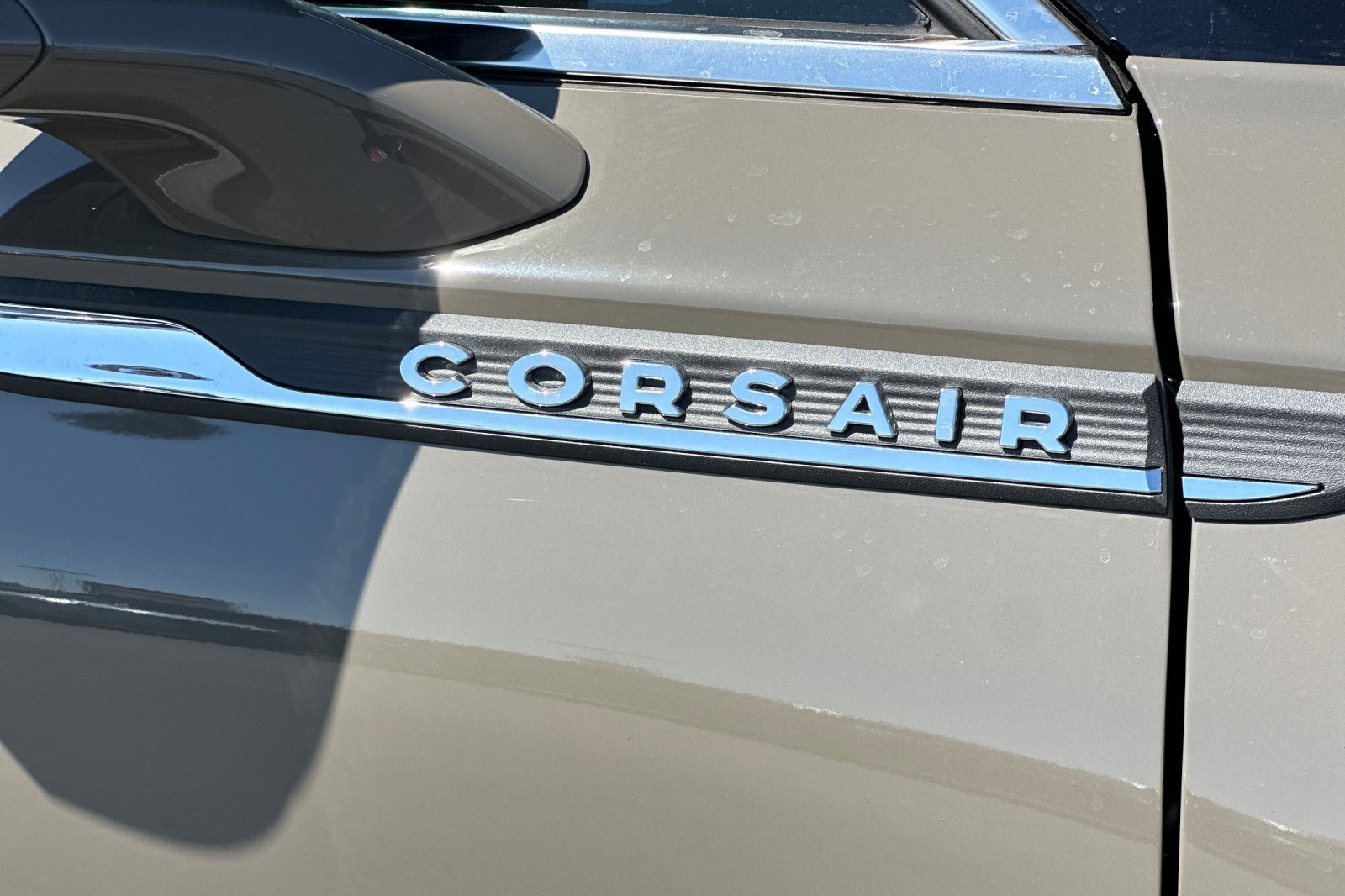 New 2025 Lincoln Corsair Reserve w/ Equipment Group 202A image 26