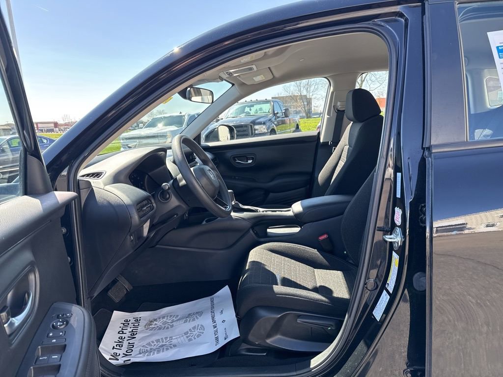 Used 2025 Honda HR-V LX image 28