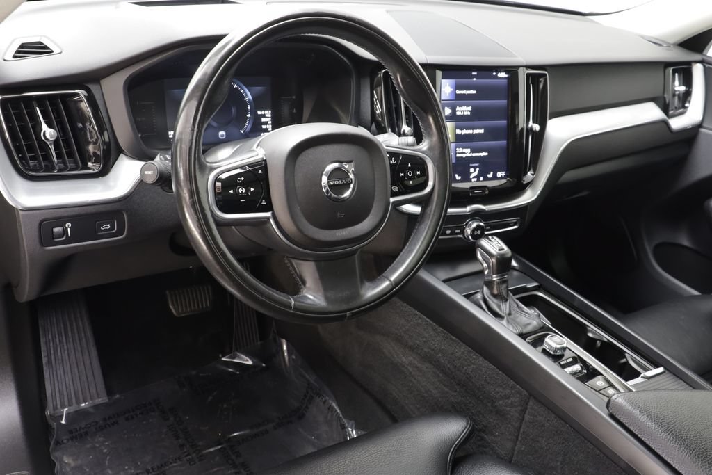 Used 2019 Volvo XC60 T5 Momentum w/ Advanced Package AWD/4WD image 7