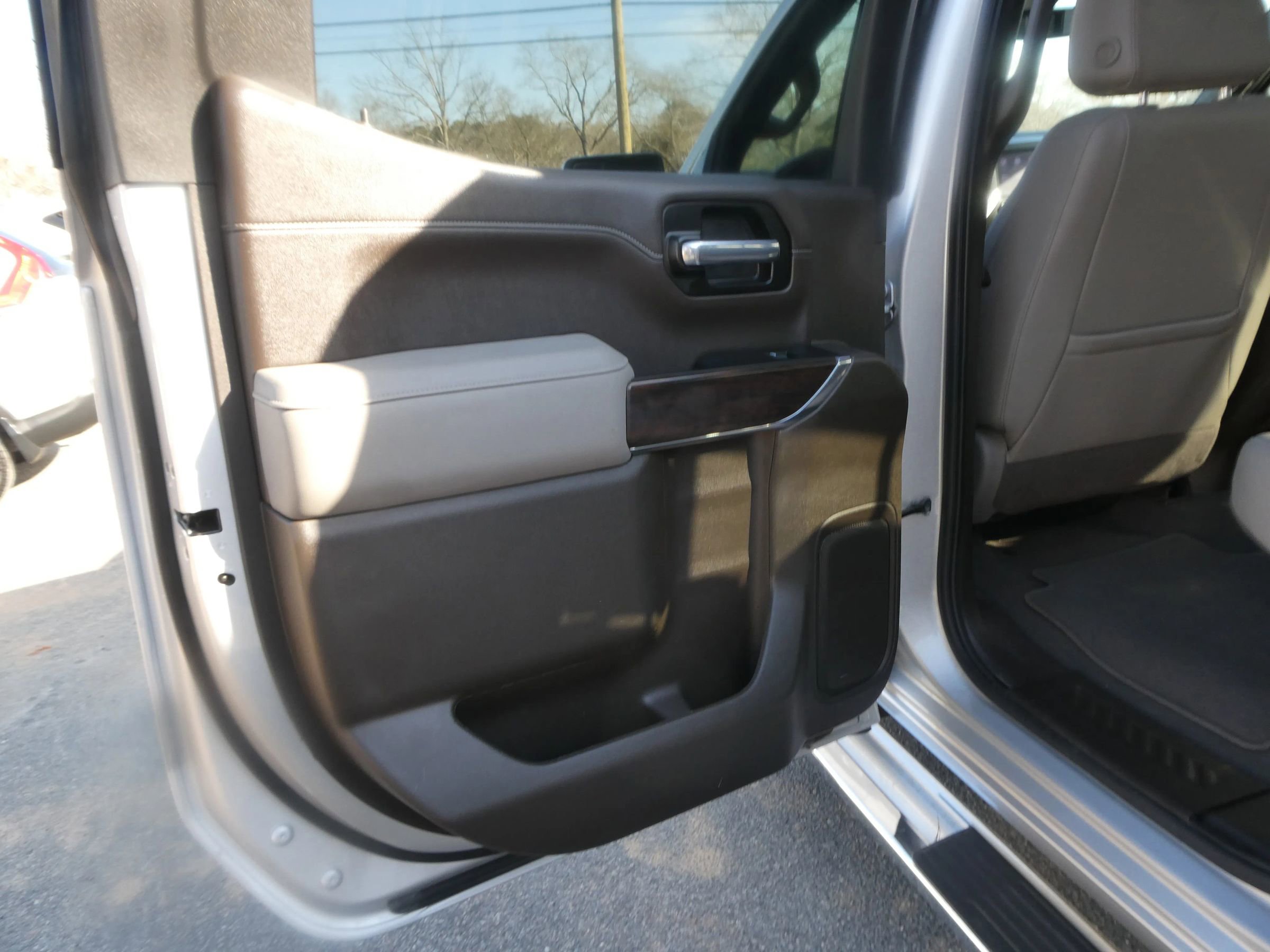 Used 2022 GMC Sierra 1500 SLT w/ SLT Convenience Package image 27