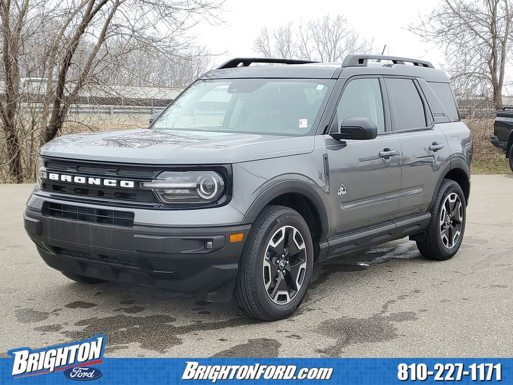 Used 2024 Ford Bronco Sport Outer Banks w/ Tech Package image 2