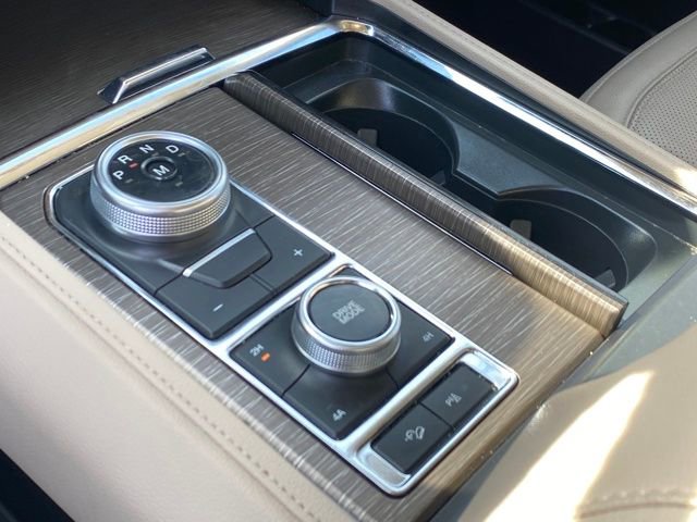 Used 2024 Ford Expedition Limited image 12