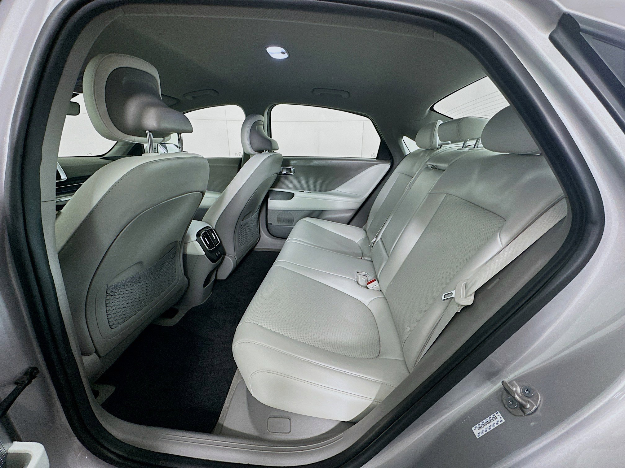 Used 2024 Hyundai Ioniq 6 SEL image 28