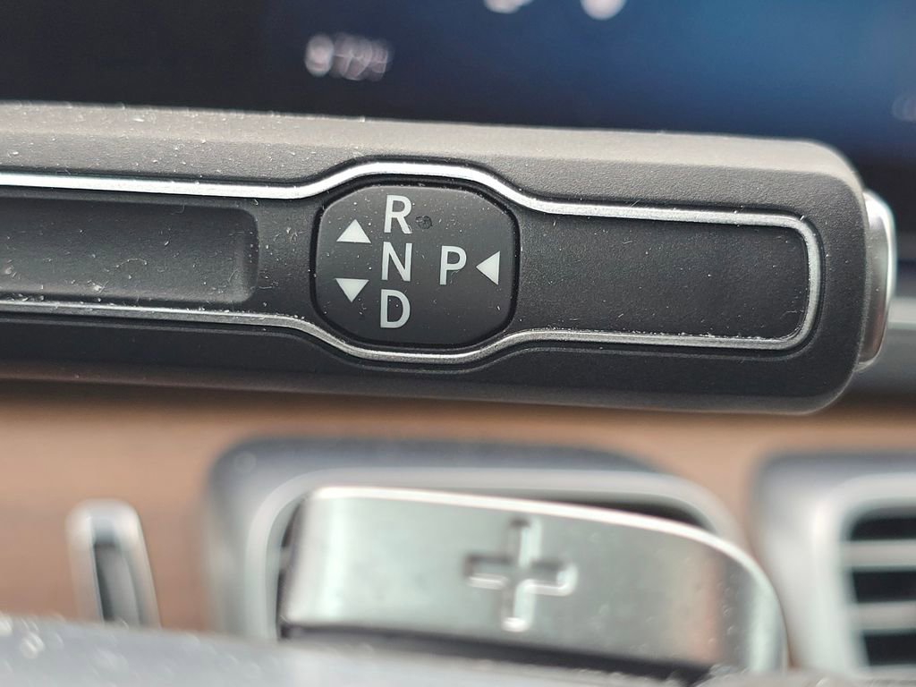 Used 2024 Mercedes-Benz GLS 580 4MATIC image 38