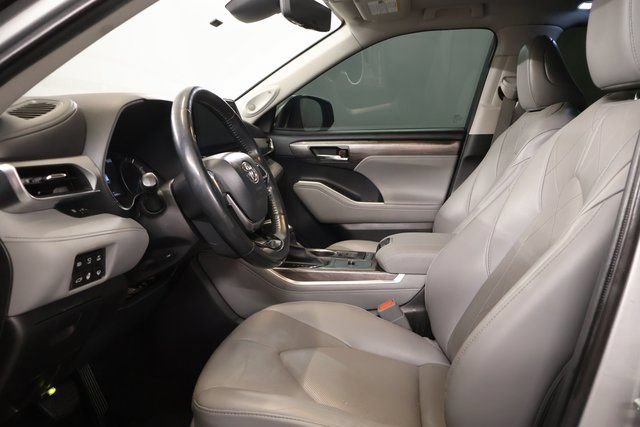 Used 2021 Toyota Highlander Platinum AWD/4WD image 12