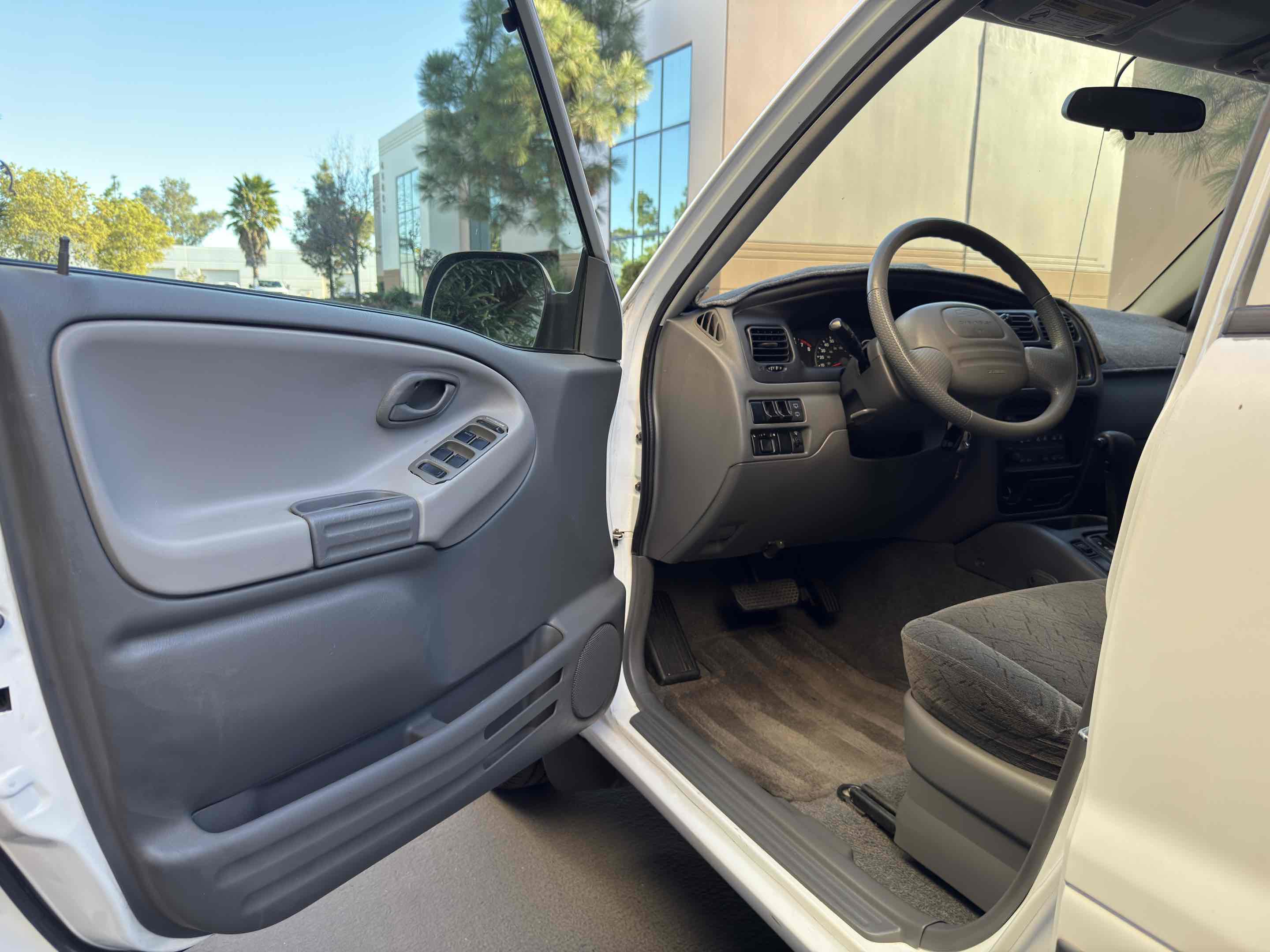 Used 2003 Chevrolet Tracker ZR2 image 41