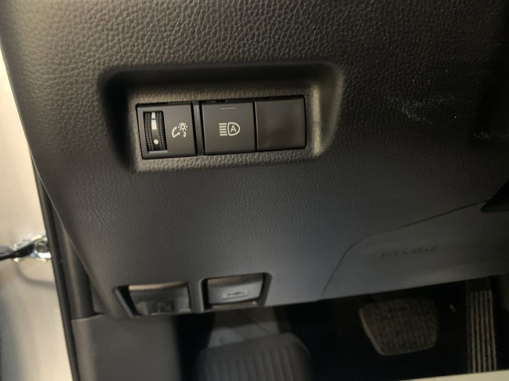 New 2025 Toyota RAV4 XLE image 28