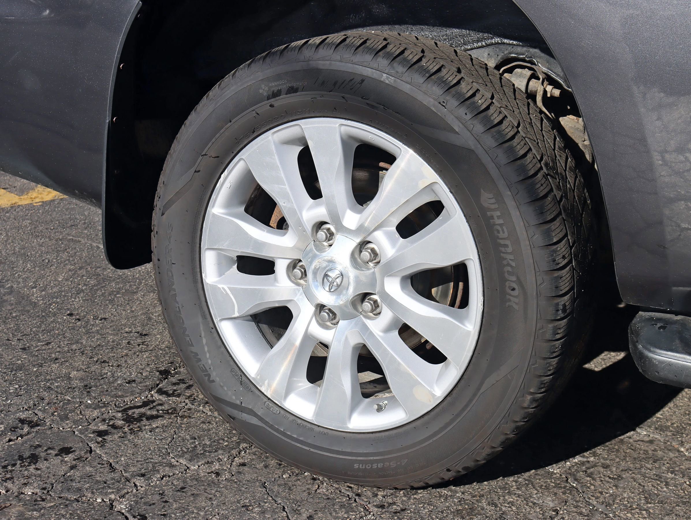 Used 2017 Toyota Sequoia Platinum AWD/4WD image 6