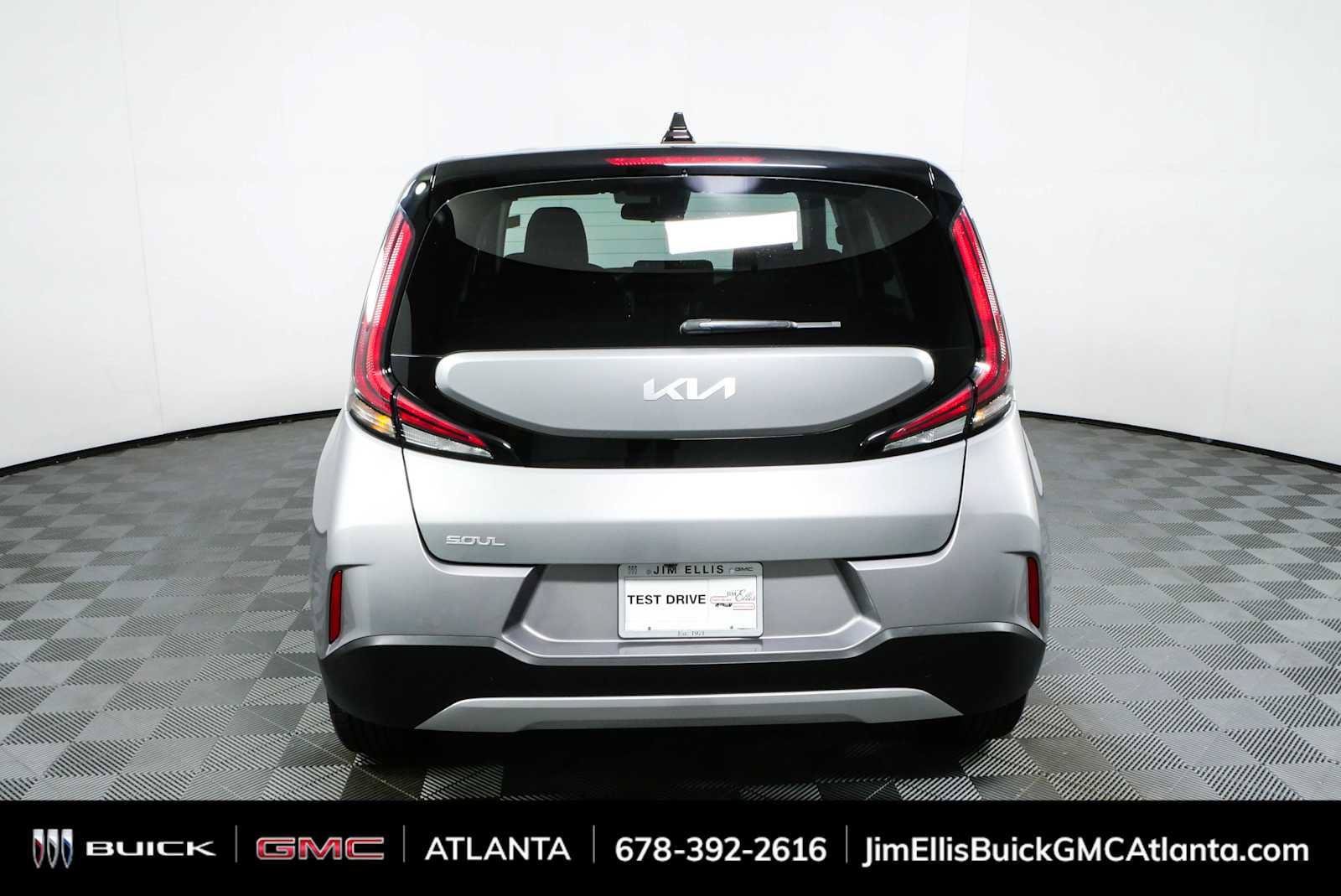 Used 2025 Kia Soul LX FWD image 24