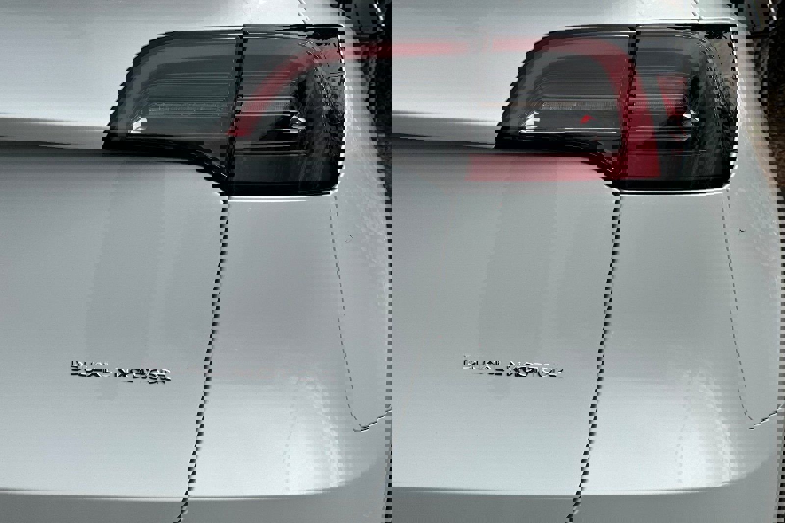 Used 2023 Tesla Model Y Long Range image 32