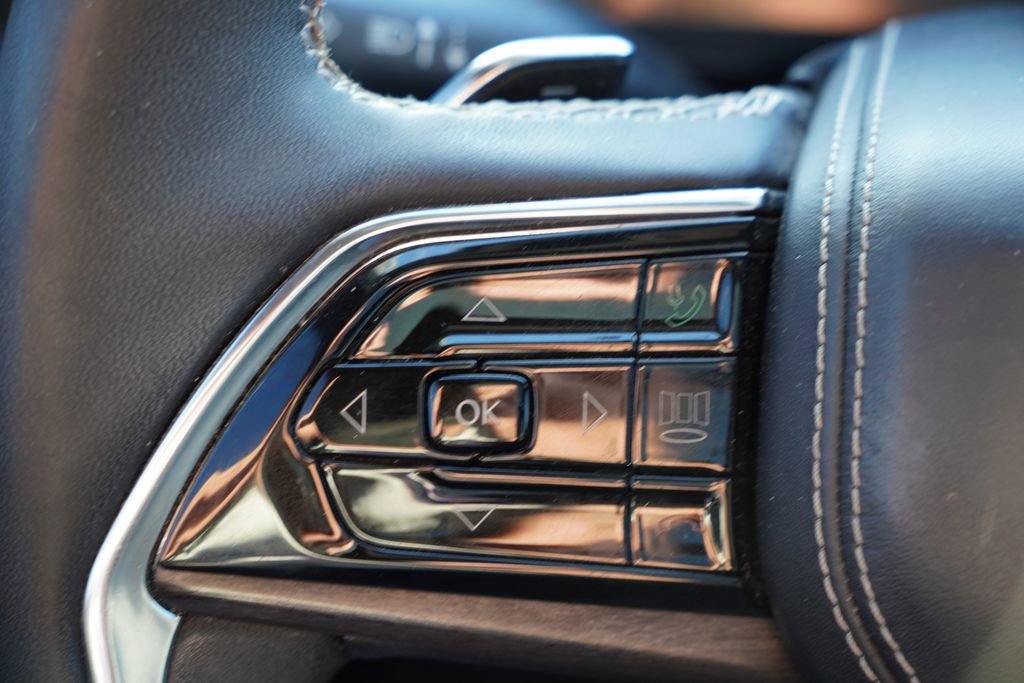 Used 2023 Jeep Grand Cherokee Overland w/ Luxury Tech Group IV image 38