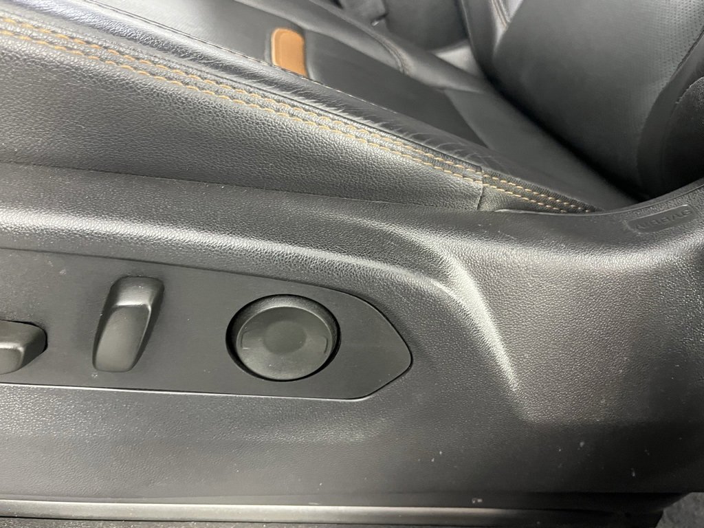 Used 2025 GMC Sierra 1500 AT4 image 27