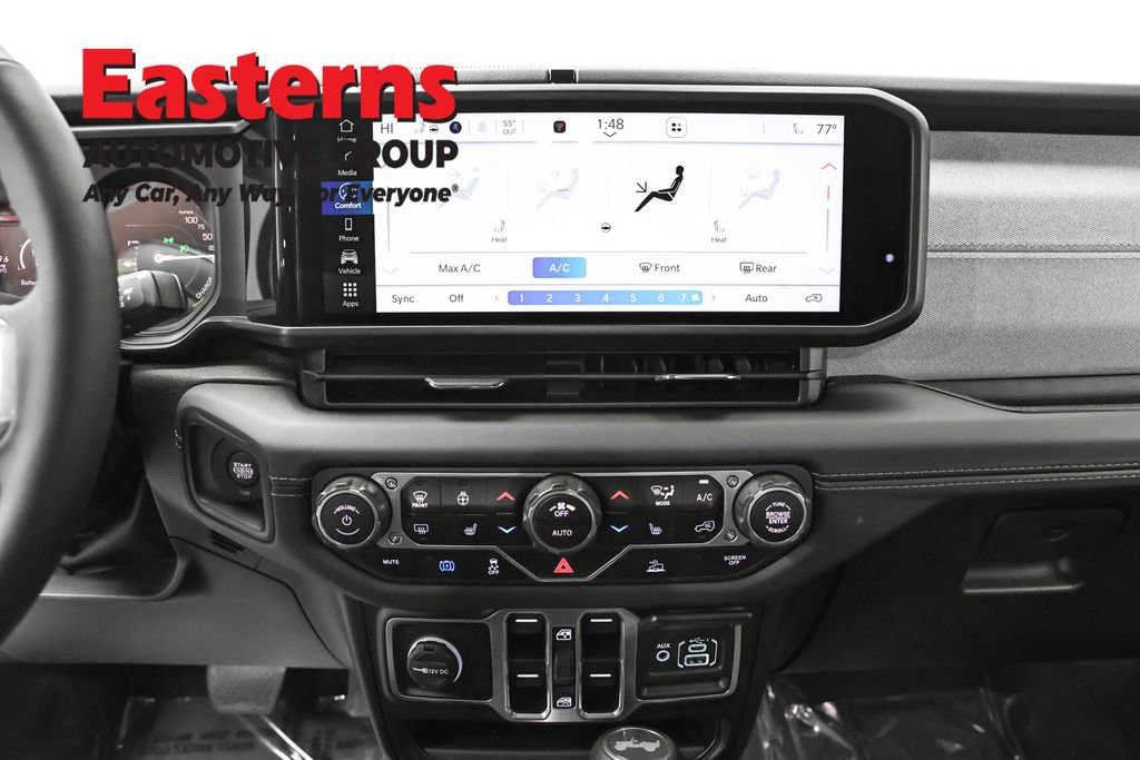 Used 2025 Jeep Wrangler Unlimited Sahara AWD/4WD image 12