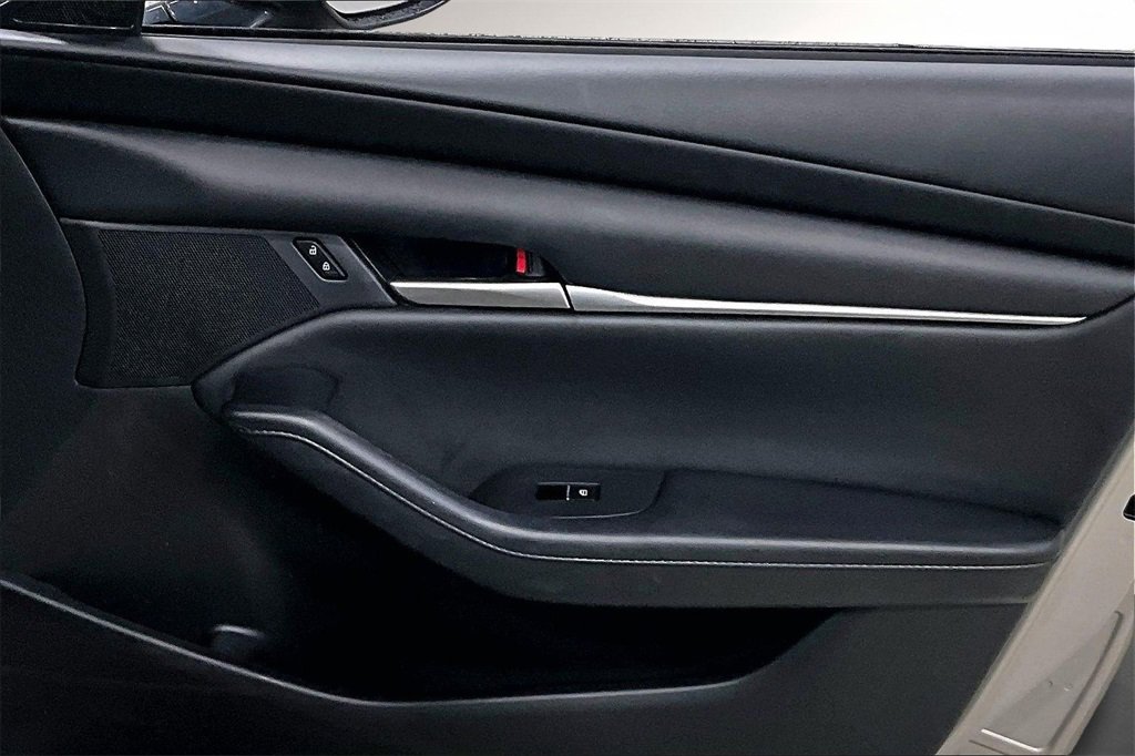 Used 2022 MAZDA MAZDA3 s image 26