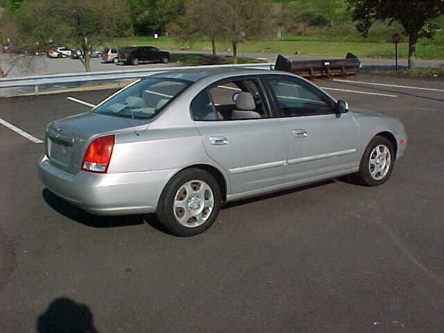 Used 2003 Hyundai Elantra GLS FWD image 6