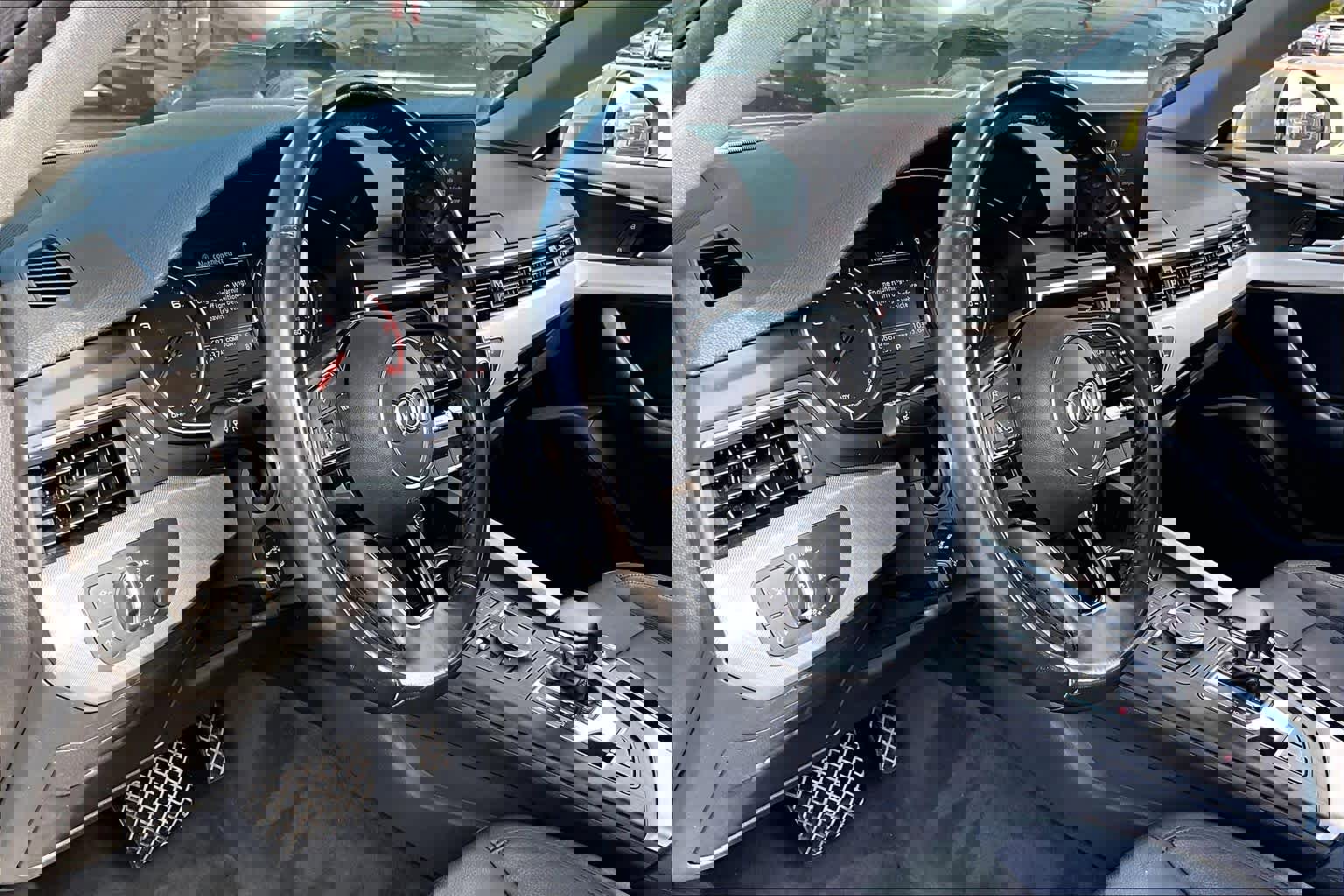 Used 2017 Audi A4 2.0T Ultra Premium w/ Convenience Package image 15