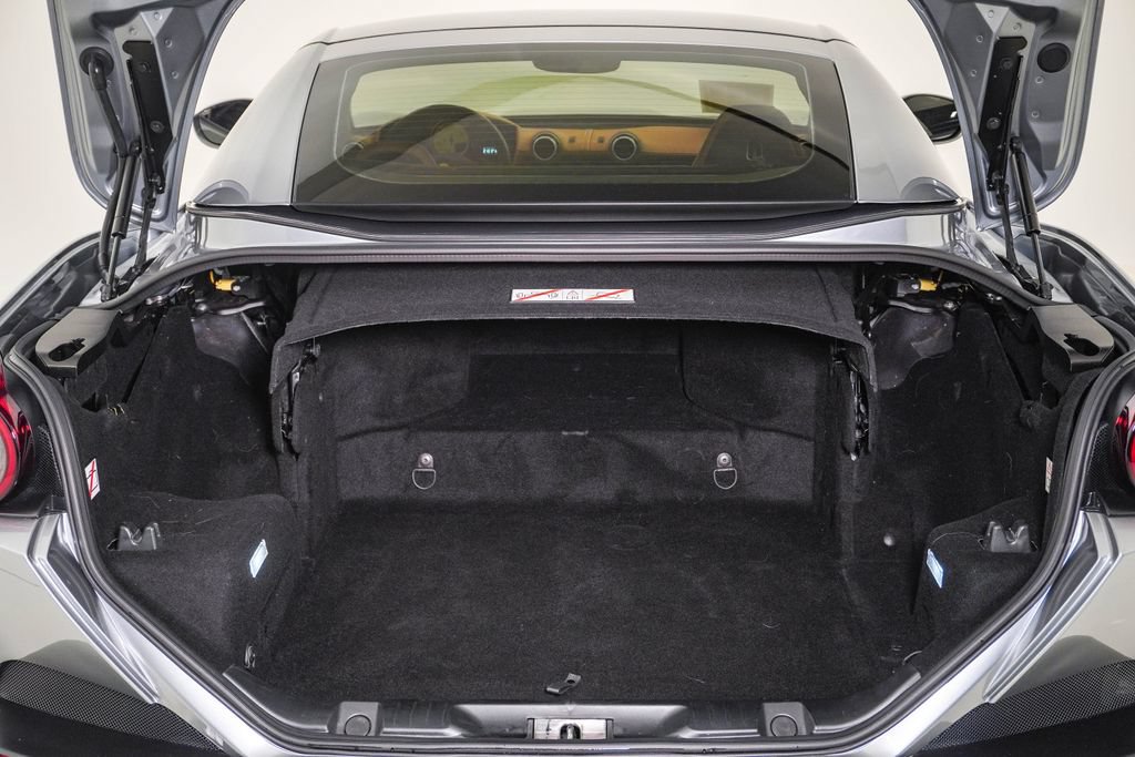 Used 2019 Ferrari Portofino RWD image 36