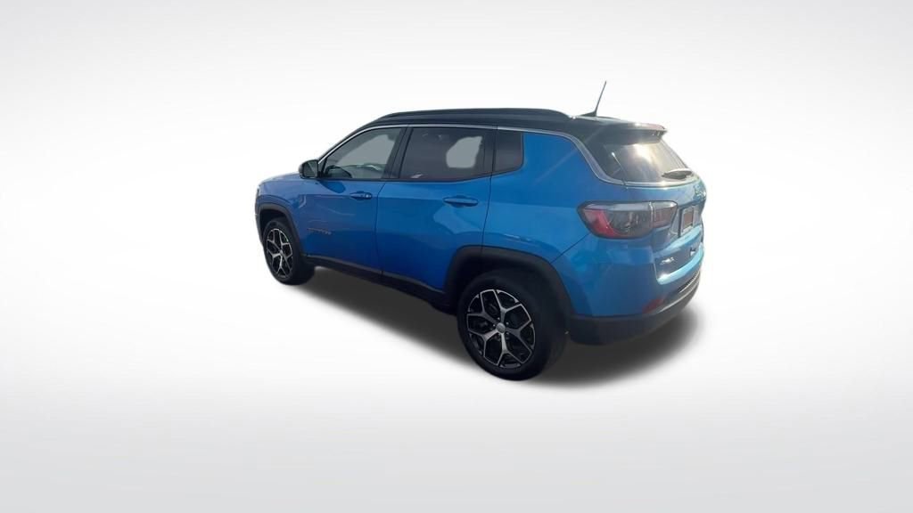 Used 2024 Jeep Compass Limited image 33