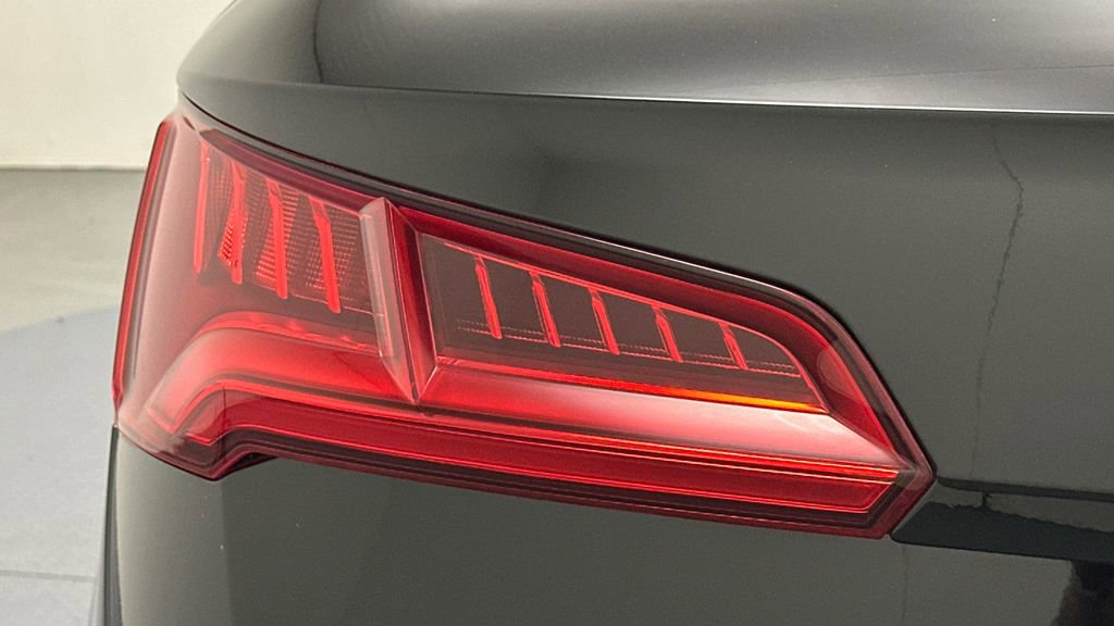 Used 2018 Audi Q5 2.0T Premium Plus w/ Premium Plus Package image 23